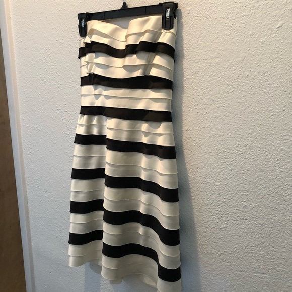 BCBG MaxAzria Strapless Satin Tiered Dress Sz 2.B - Picture 2 of 5